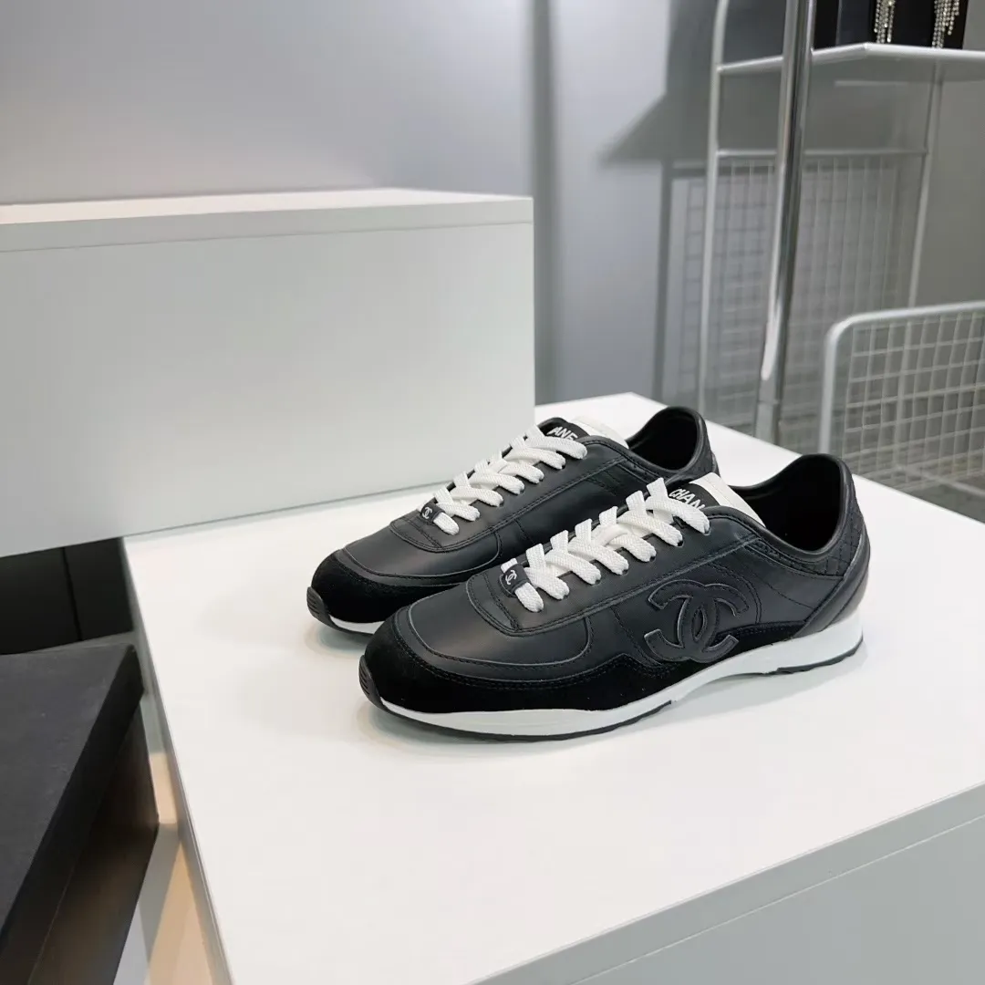 👟👟Ex-factory price 440👟👟 CHANEL Chanel 2025 new panda sneakers, color matching thick-soled casual sports shoes, upper: imported calfskin/imported suede, lining: imported sheepskin lining, outsole: TPU original outsole Size: #35-40 (40 customized, non-refundable)